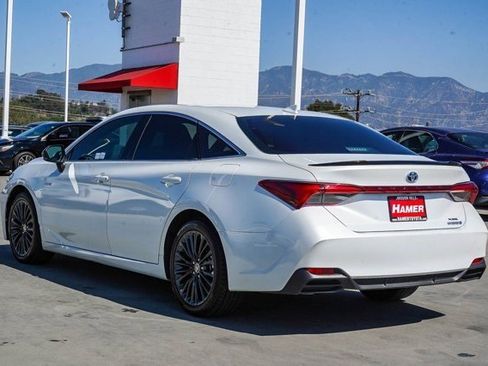 Used 2021 Toyota Avalon XSE image 5
