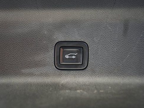 Used 2023 Chevrolet Suburban RST image 11