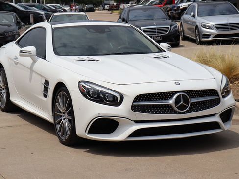 Used 2017 Mercedes-Benz SL 550 w/ Driver Assistance Package image 37