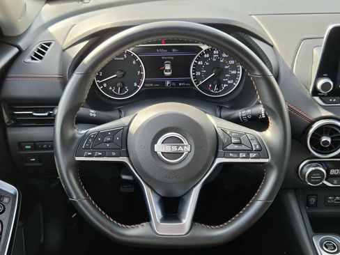 Used 2025 Nissan Sentra SR FWD image 14