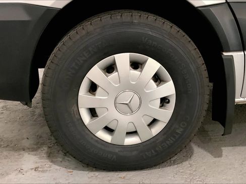 Used 2017 Mercedes-Benz Sprinter 2500 image 8