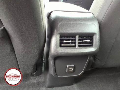 Used 2019 Chevrolet Equinox LT FWD image 27