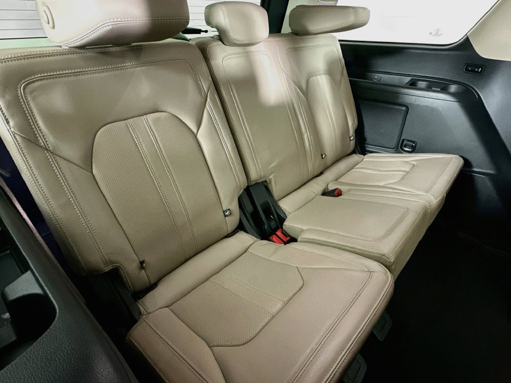 Used 2023 Ford Expedition Limited AWD/4WD image 35