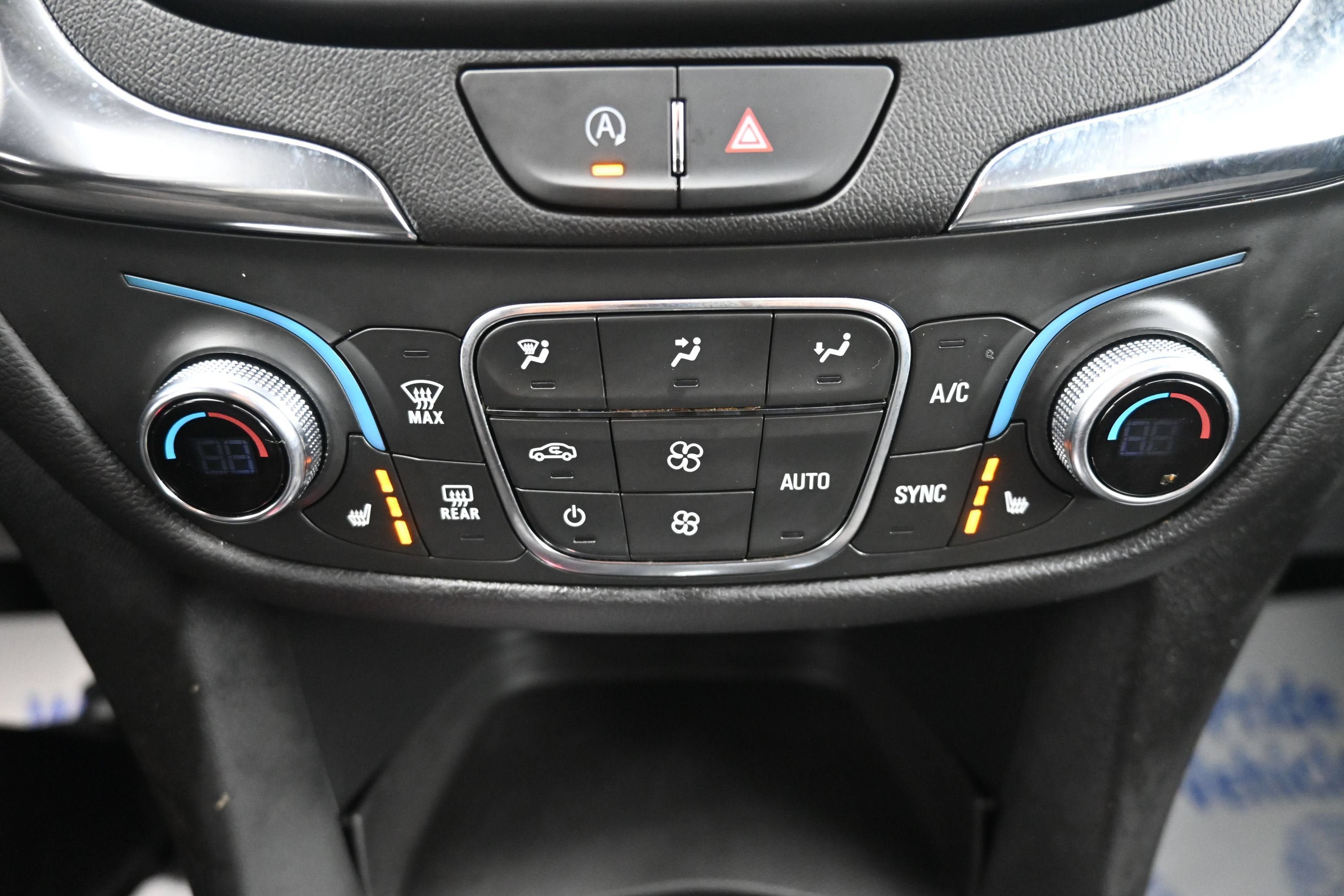 Used 2022 Chevrolet Equinox LT AWD/4WD image 17