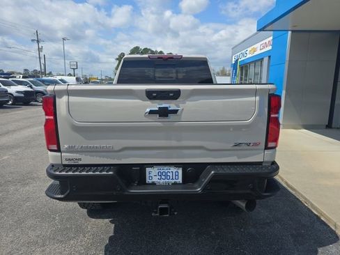 Used 2026 Chevrolet Silverado 2500 ZR2 AWD/4WD image 4