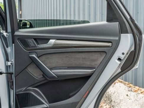 Used 2018 Audi SQ5 Prestige w/ Prestige Package image 39