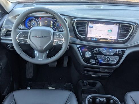 New 2026 Chrysler Pacifica Select image 20