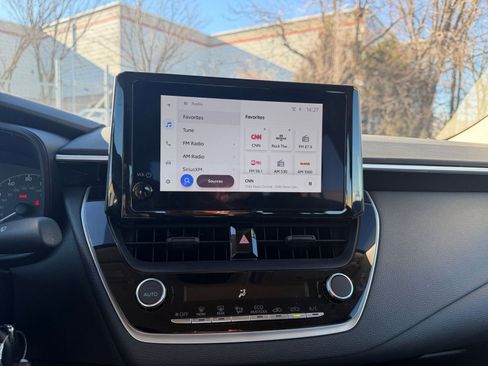 Used 2025 Toyota Corolla LE image 18