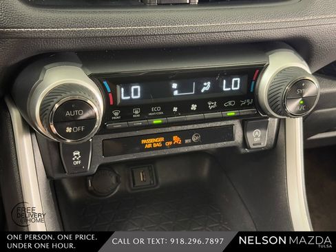 Used 2020 Toyota RAV4 XLE FWD image 35