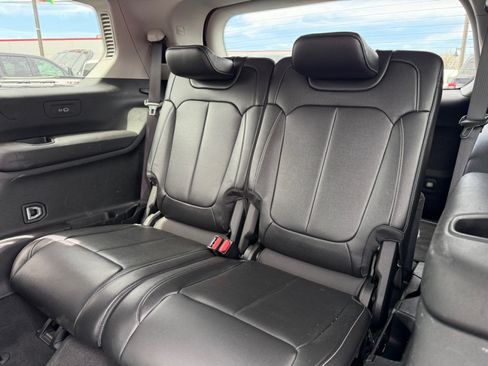 Used 2023 Jeep Grand Cherokee L Limited AWD/4WD image 30