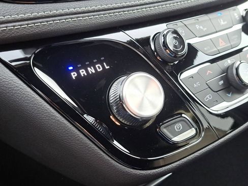 New 2026 Chrysler Pacifica Select FWD image 18