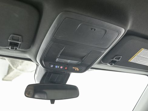 Used 2025 Chevrolet Equinox LT w/ Convenience Package II FWD image 24