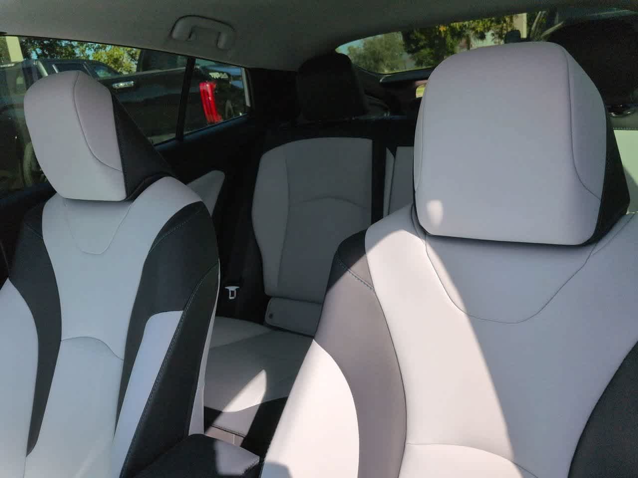 Certified 2021 Toyota Prius XLE FWD image 8