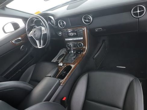 Used 2015 Mercedes-Benz SLK 250 image 26