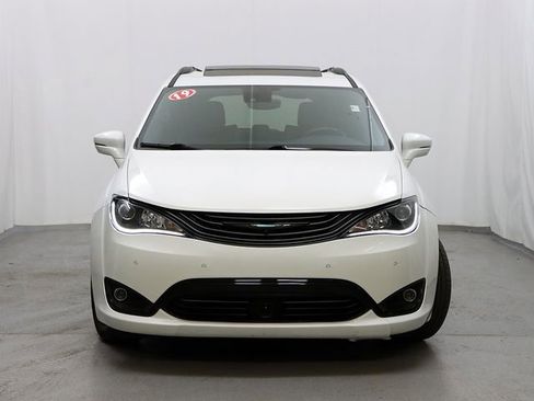 Used 2019 Chrysler Pacifica Limited w/ Advanced Safetytec Group image 5