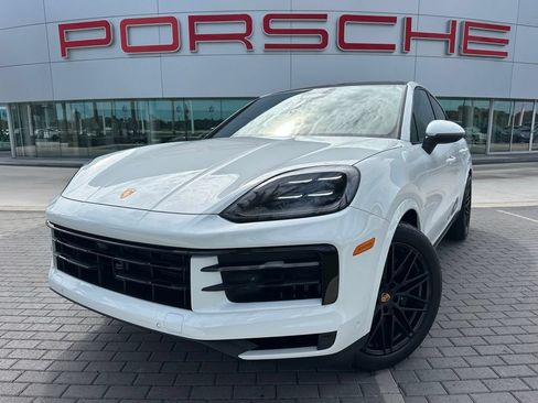 Used 2026 Porsche Cayenne Coupe AWD/4WD image 1