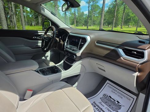 Used 2020 GMC Acadia SLT w/ Trailering Package FWD image 25
