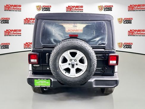 Used 2019 Jeep Wrangler Unlimited Sport S AWD/4WD image 14