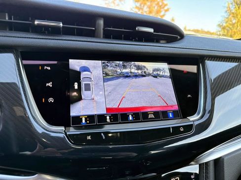 Used 2024 Cadillac XT6 Sport w/ Technology Package image 26