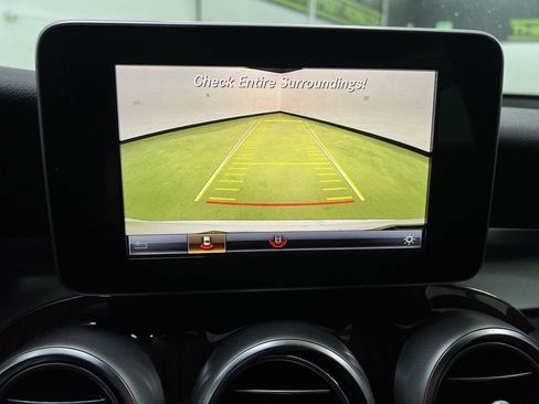 Used 2018 Mercedes-Benz GLC 300 4MATIC image 15