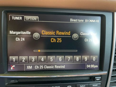 Used 2016 Porsche Panamera S image 28