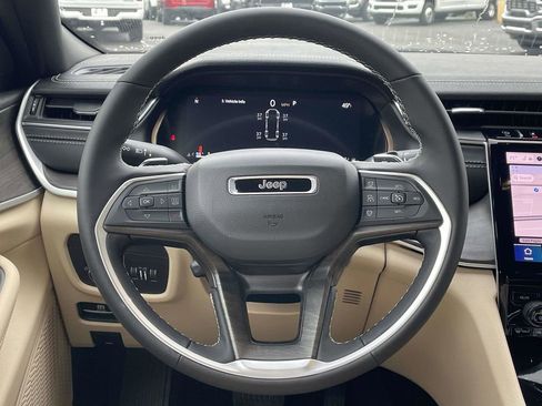 New 2025 Jeep Grand Cherokee L Limited w/ Luxury Tech Group II image 23