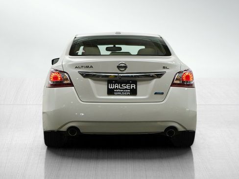 Used 2013 Nissan Altima 2.5 SL w/ Technology Pkg image 4
