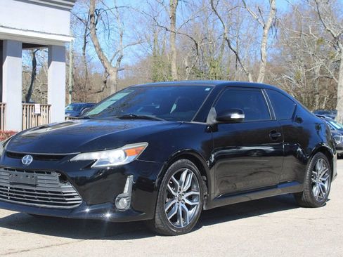 Used 2015 Scion tC image 3