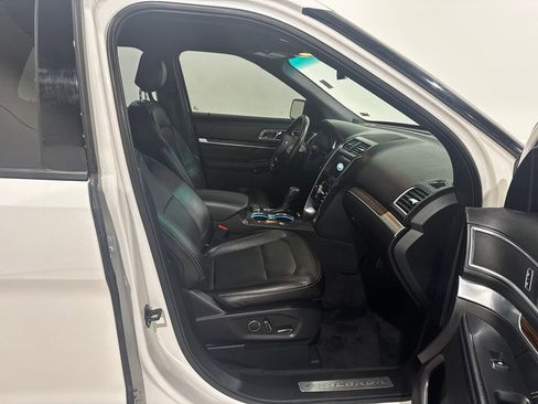 Used 2017 Ford Explorer Limited image 23