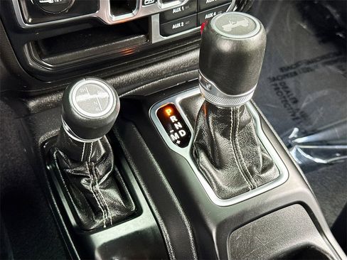 Used 2023 Jeep Wrangler Unlimited Sahara w/ Cold Weather Group image 17