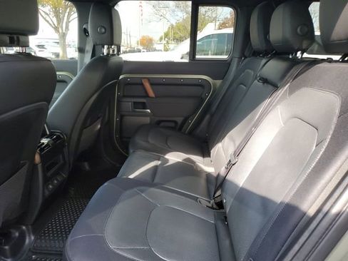 Used 2023 Land Rover Defender 110 X-Dynamic SE image 10