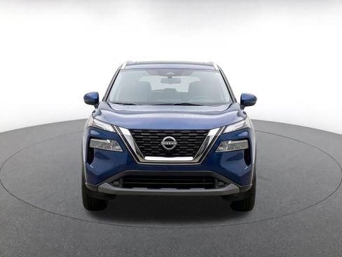 Used 2025 Nissan Rogue SV FWD image 2
