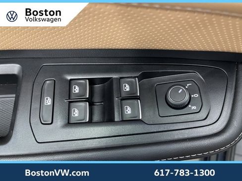 Used 2025 Volkswagen Atlas Cross Sport SEL R-Line image 29