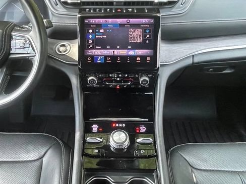 Certified 2022 Jeep Grand Cherokee L Overland AWD/4WD image 13