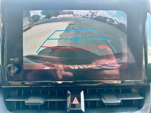 Used 2023 Toyota Corolla LE image 17