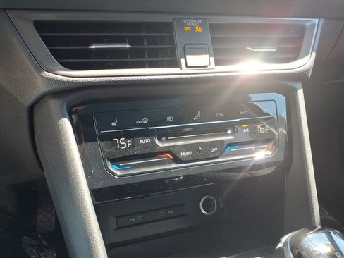 New 2026 Volkswagen Taos SE AWD/4WD image 12