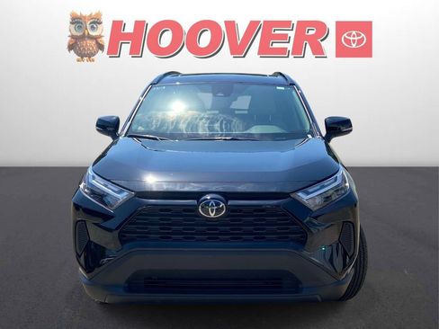 Used 2025 Toyota RAV4 XLE w/ Convenience Package FWD image 3