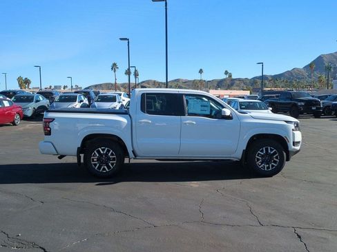 New 2026 Nissan Frontier SV w/ Tow Package RWD image 5