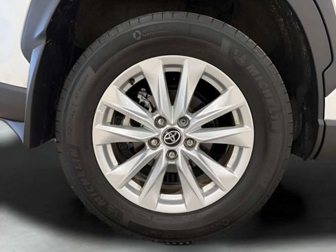 Used 2024 Toyota Corolla Cross LE AWD/4WD image 40