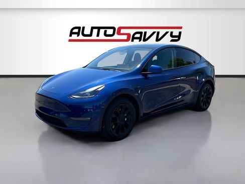 Used 2023 Tesla Model Y Long Range AWD/4WD image 3