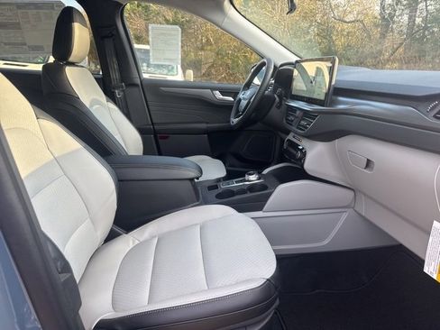 New 2026 Ford Escape Base image 23