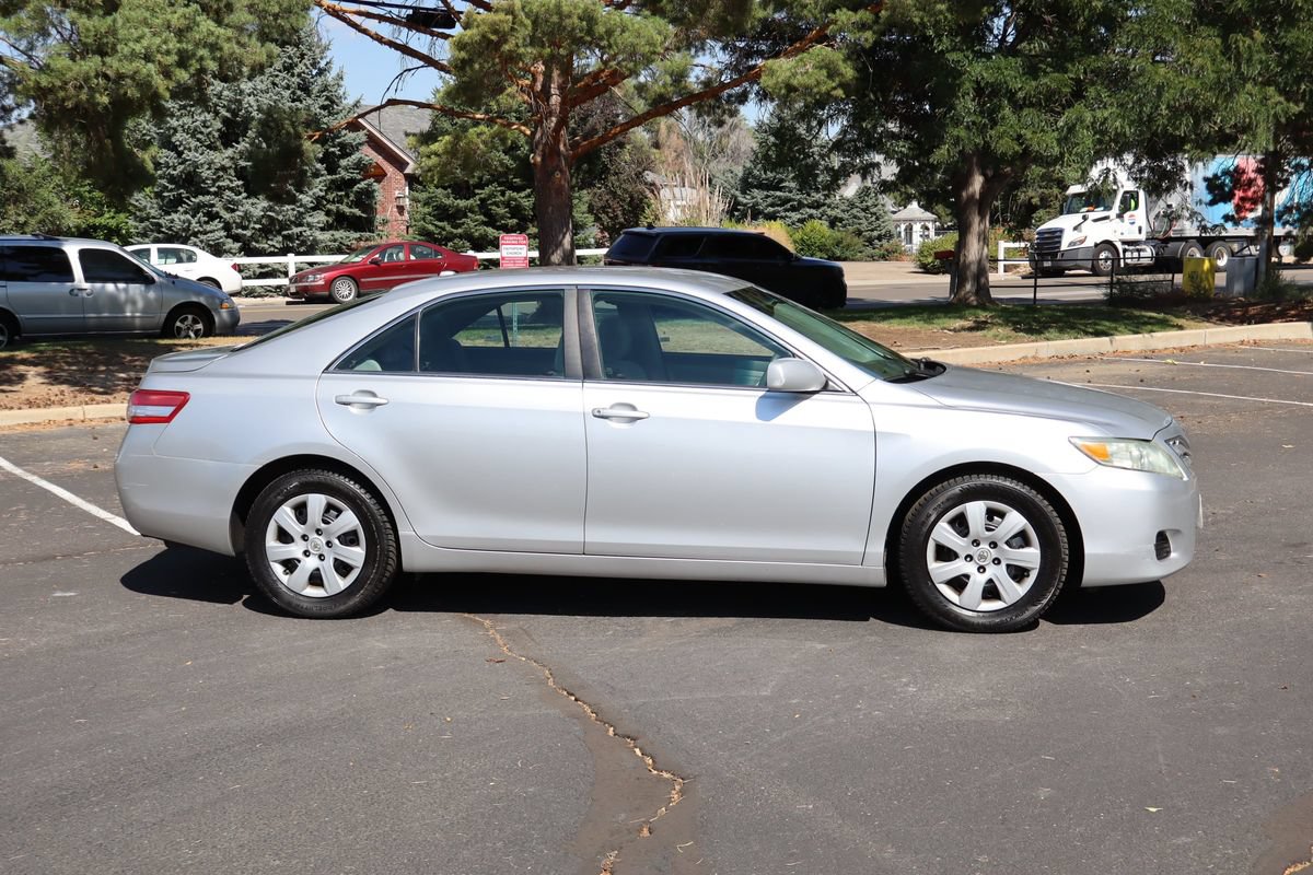 Used 2010 Toyota Camry FWD image 3