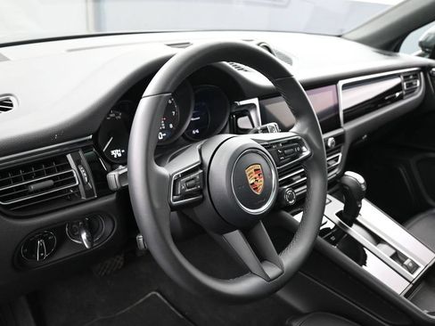 Certified 2026 Porsche Macan AWD/4WD image 16