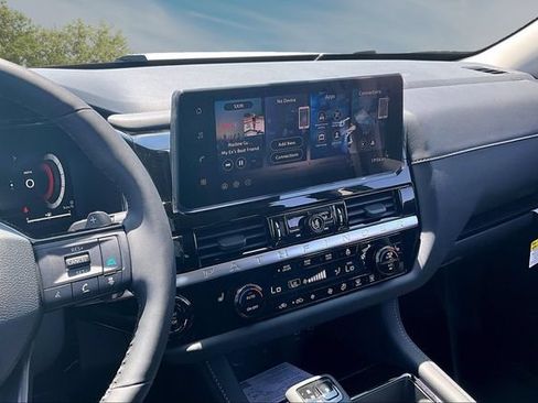 New 2026 Nissan Pathfinder SL FWD image 6