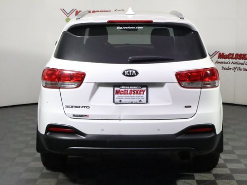 Used 2017 Kia Sorento AWD w/ LX Convenience Package image 6