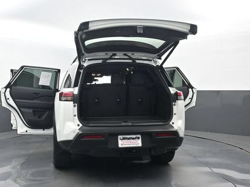 Used 2025 Nissan Pathfinder Rock Creek AWD/4WD image 37