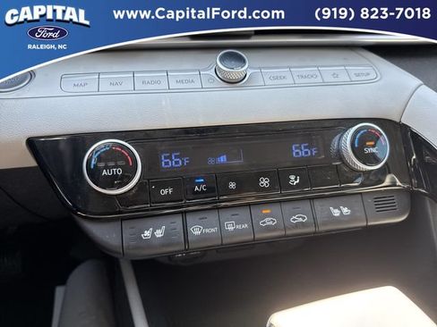 Used 2023 Hyundai Elantra Limited w/ Cargo Package FWD image 30