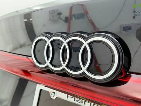 Used 2025 Audi A6 e-tron Premium Plus w/ Premium Plus RWD image 34
