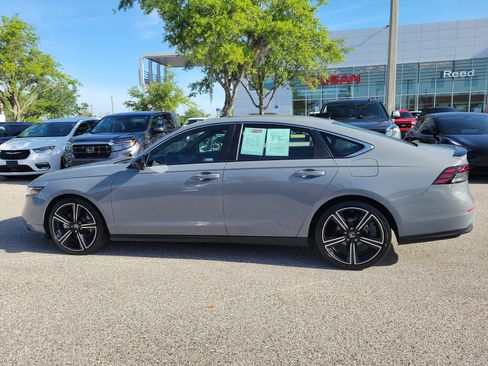 Used 2025 Honda Accord Sport image 9