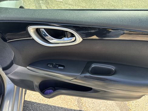 Used 2019 Nissan Sentra FWD image 15